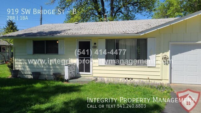 Building Photo - 919 SW Bridge St