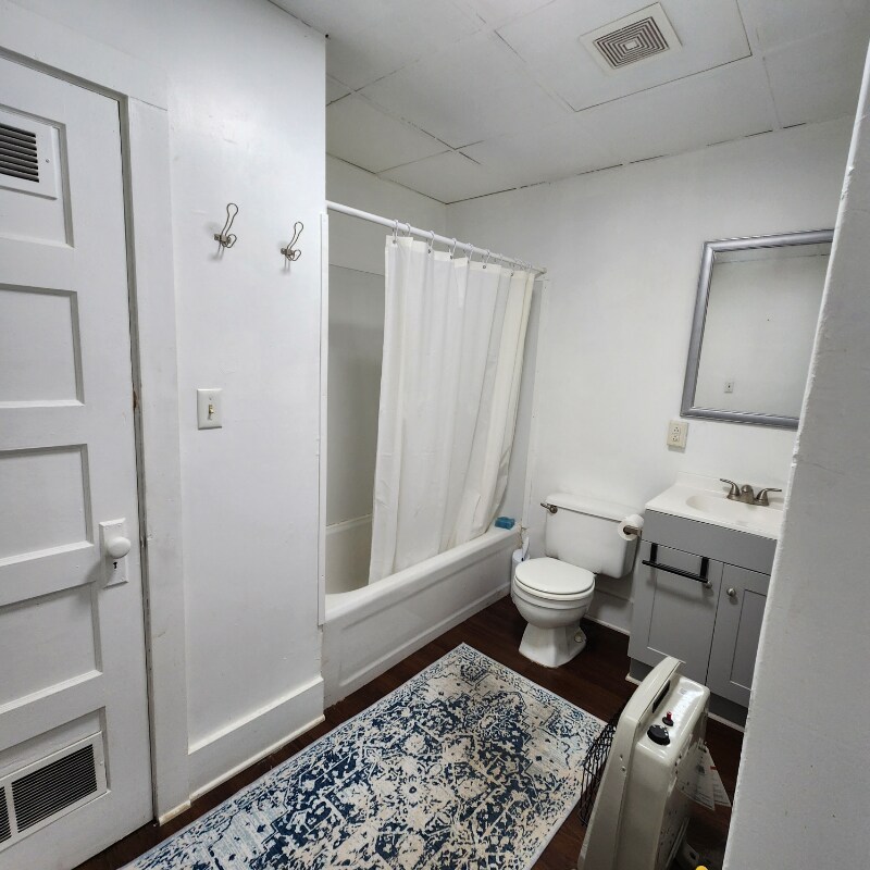 Building Photo - 1021 11th St