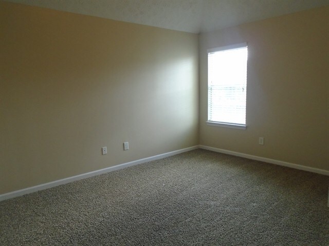 Building Photo - 131 Cottonbelle Dr