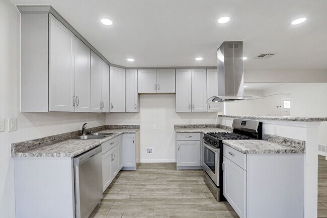 Building Photo - 10401 Centaur Dr