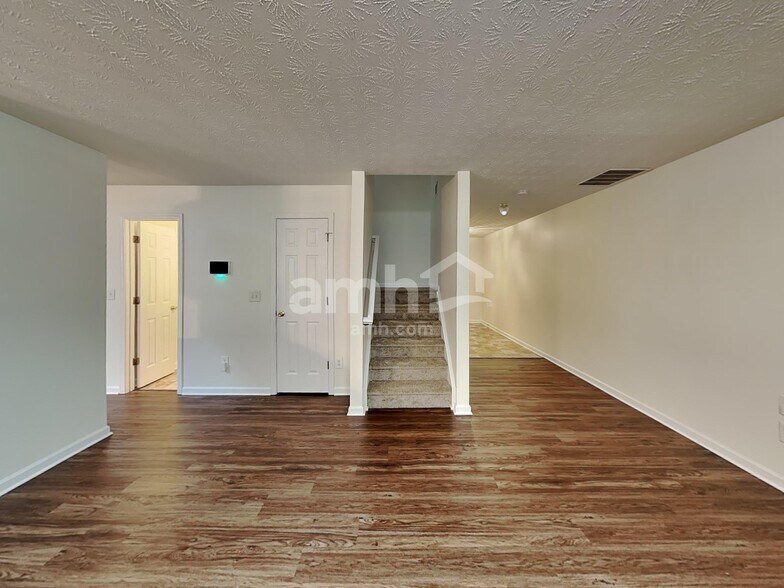 Building Photo - 659 Shadow Lakes Dr