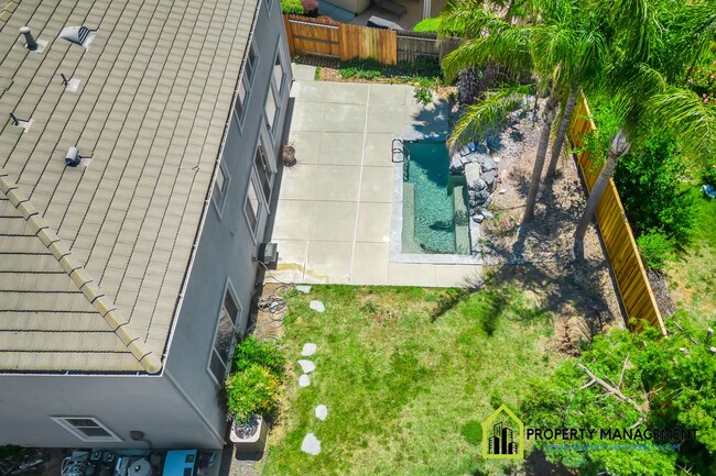 Building Photo - Luxury 5-BR Home Rental in Elk Grove