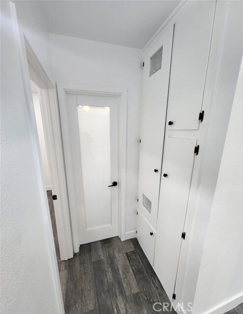 Building Photo - 714 W 95th St