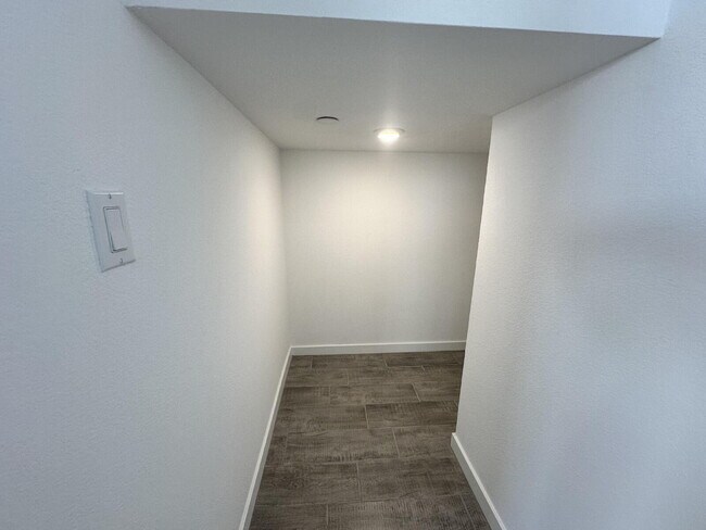 Building Photo - 878 Benning St