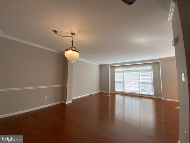 Building Photo - 5722 Governors Pond Cir