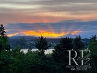 Building Photo - Charming Vintage Retreat with Stunning Views in Port Orchard