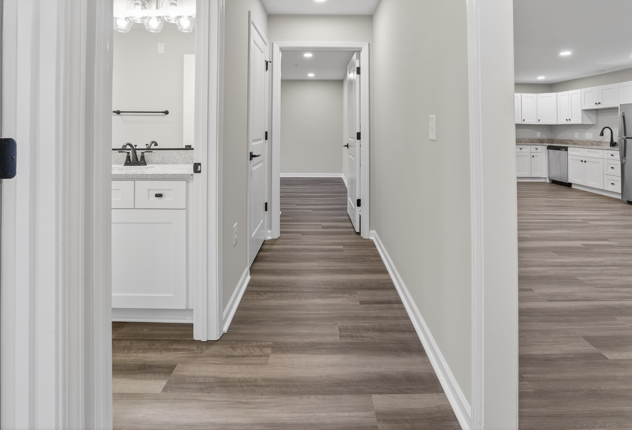 Building Photo - 7055 Hanesbrook Cir