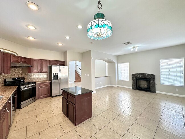 Building Photo - Buffalo Twain