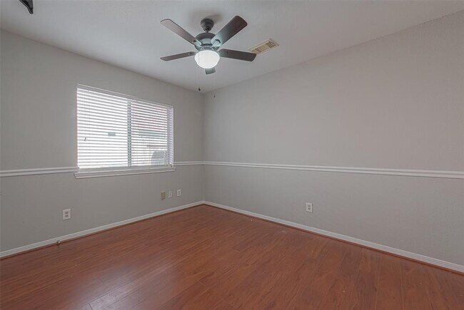 Building Photo - 2919 Pepperwood Dr