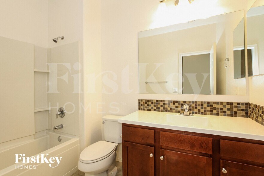 Building Photo - 21214 W Palm Ln