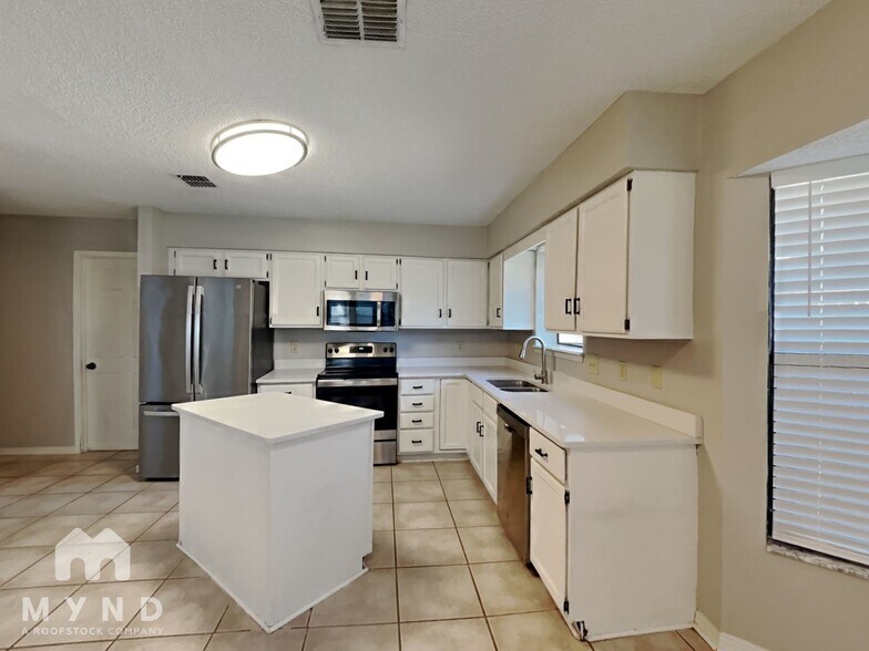 Building Photo - 3009 Nautilus Rd