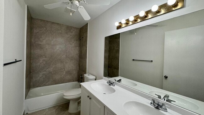Building Photo - 1746 Harborside Cir