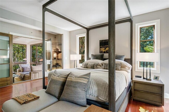 Building Photo - 868 Rosedale Rd NE