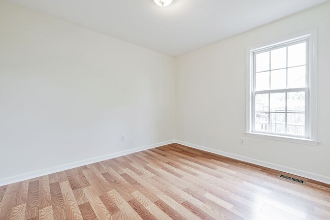 Building Photo - 7600 Lilly Pond Ln