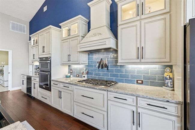 Building Photo - 909 Allegro Ln