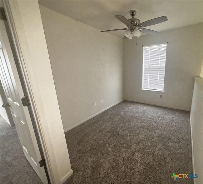 Building Photo - 308 Deloris Dr