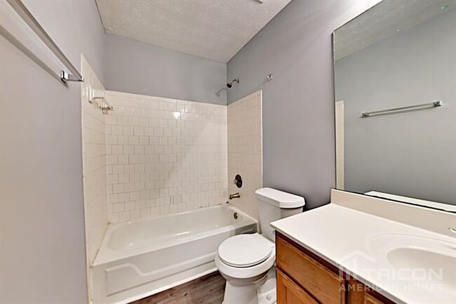 Building Photo - 910 Hounds Ridge Ct