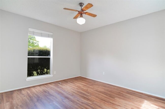 Building Photo - 1403 Valley Landing Dr