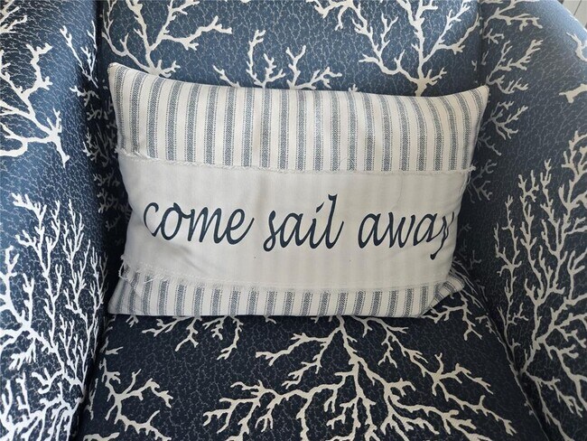 Building Photo - 1709 N Tamiami Trl