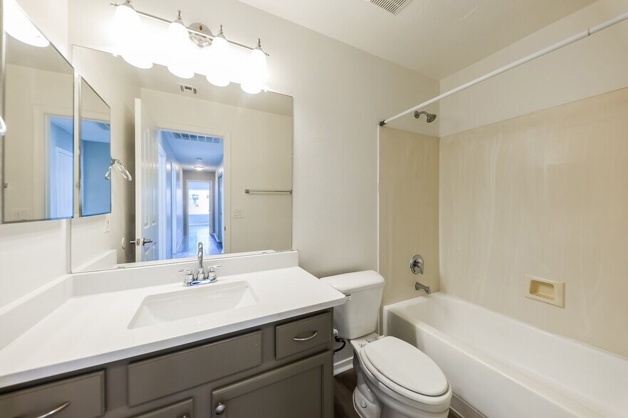 Building Photo - 2201 S 84th Ave