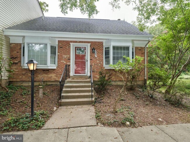 Building Photo - 9900 Kingsbridge Dr