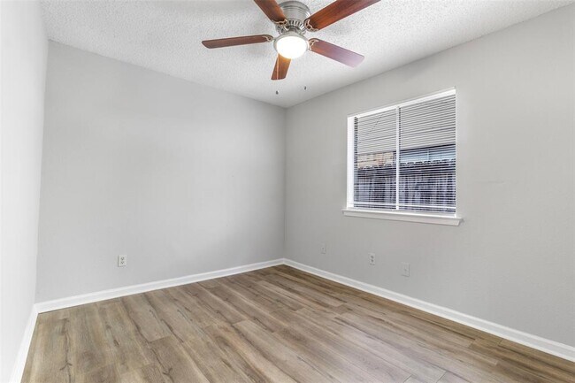 Building Photo - 16322 Espinosa Dr