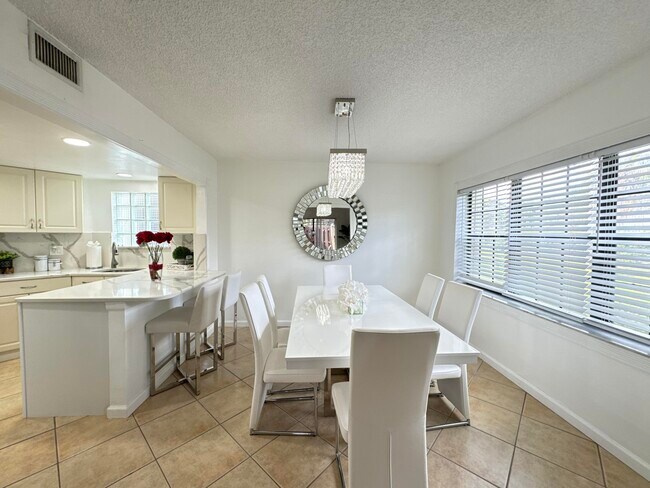 Building Photo - 152 Weybridge Cir