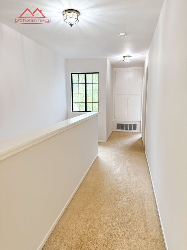 Building Photo - 18027 Hillwood Ln