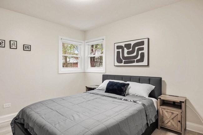 Building Photo - 10907 S Normandy Ave