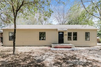 Building Photo - Convenient Duncanville 3-Bedroom Home