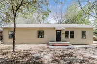 Building Photo - Convenient Duncanville 3-Bedroom Home