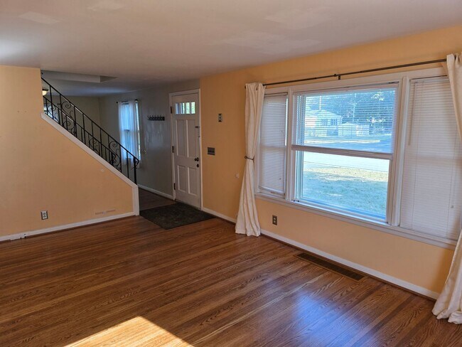 Building Photo - Greece Spacious 3 Bedroom 2 Full Bath Home Available Now