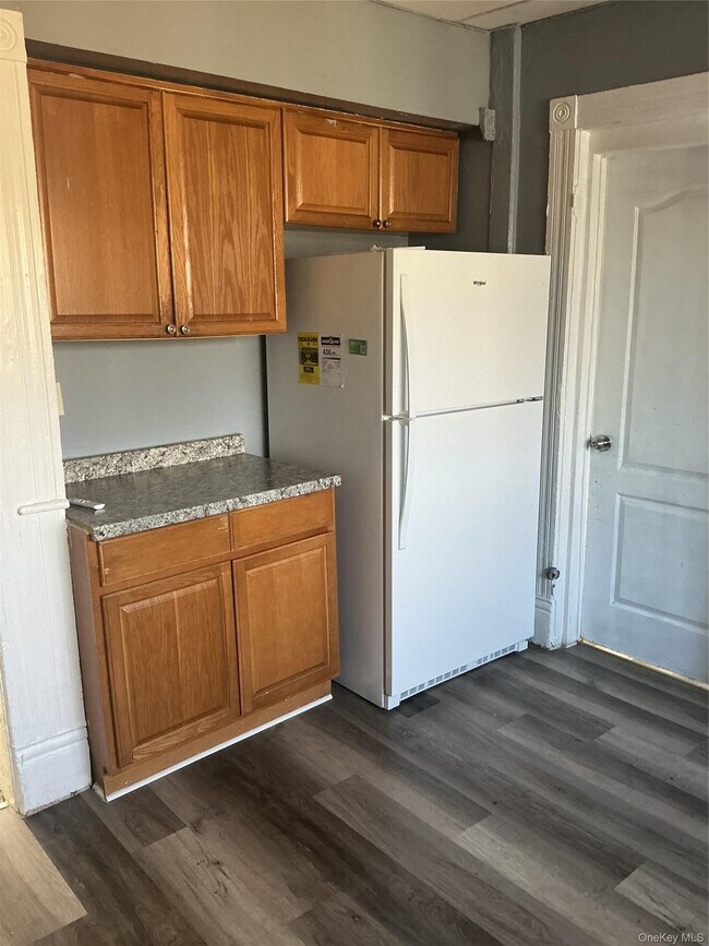 Building Photo - 90 Champlin Ave