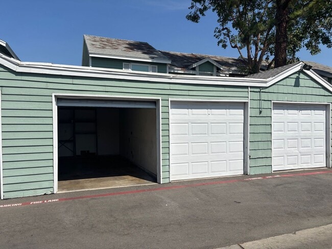 Building Photo - 5640 Riverside Dr