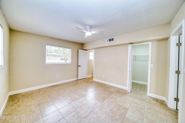 Building Photo - 2517 Palm Ave