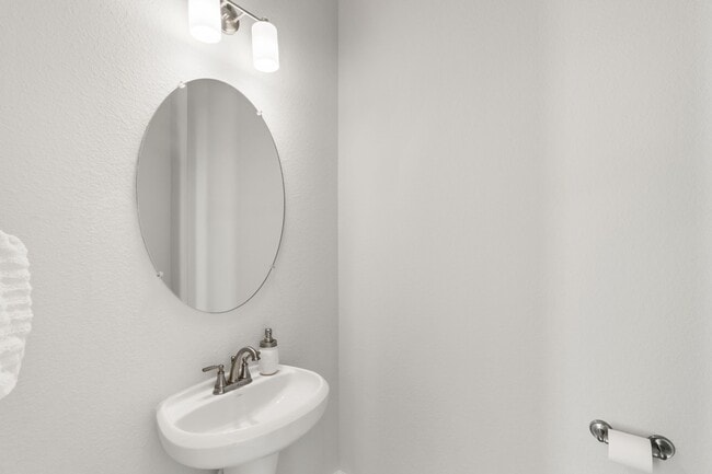 Building Photo - 6131 Belleau Lake Dr