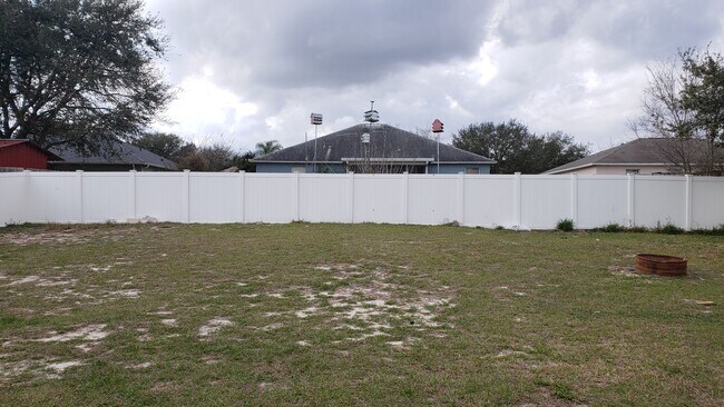 Building Photo - ~3/2~ Cardinal Pines Estate~Large Fenced i...