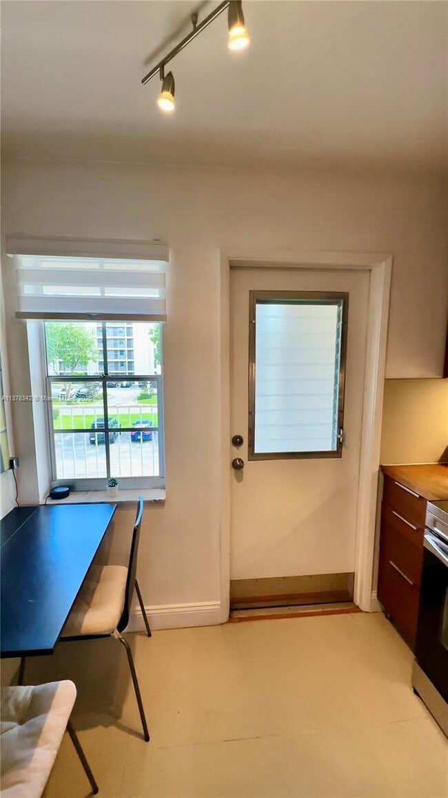 Building Photo - 2651 S Course Dr
