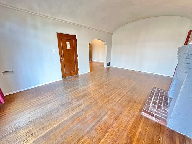 Building Photo - Beautiful Vintage Home with RV Sized Garage and Large Backyard