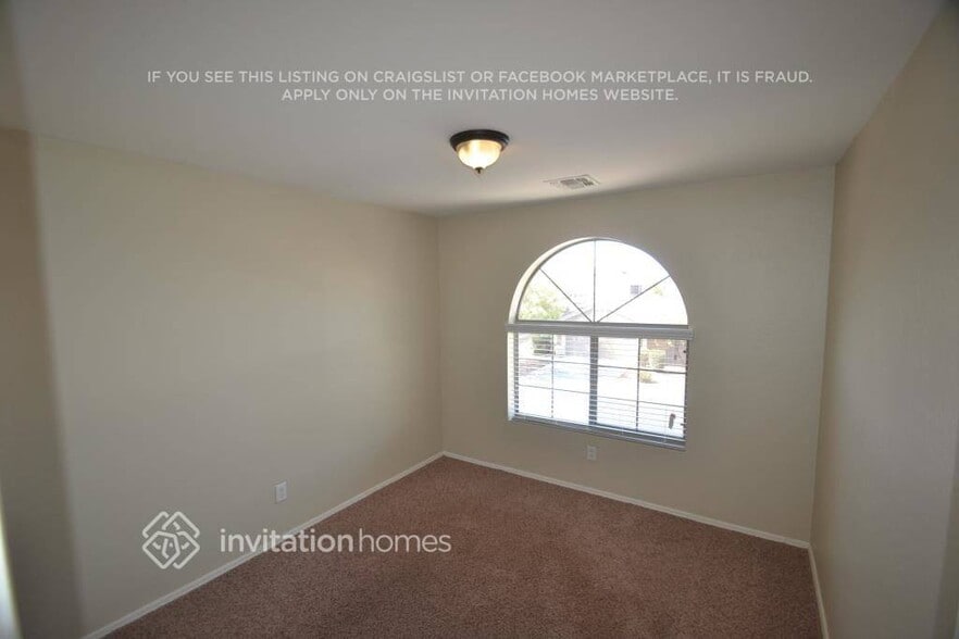 Building Photo - 13029 W Lisbon Ln