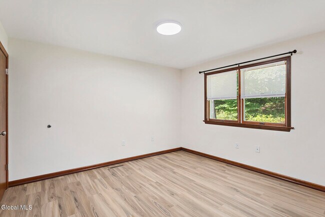 Building Photo - 62 Devitt Rd