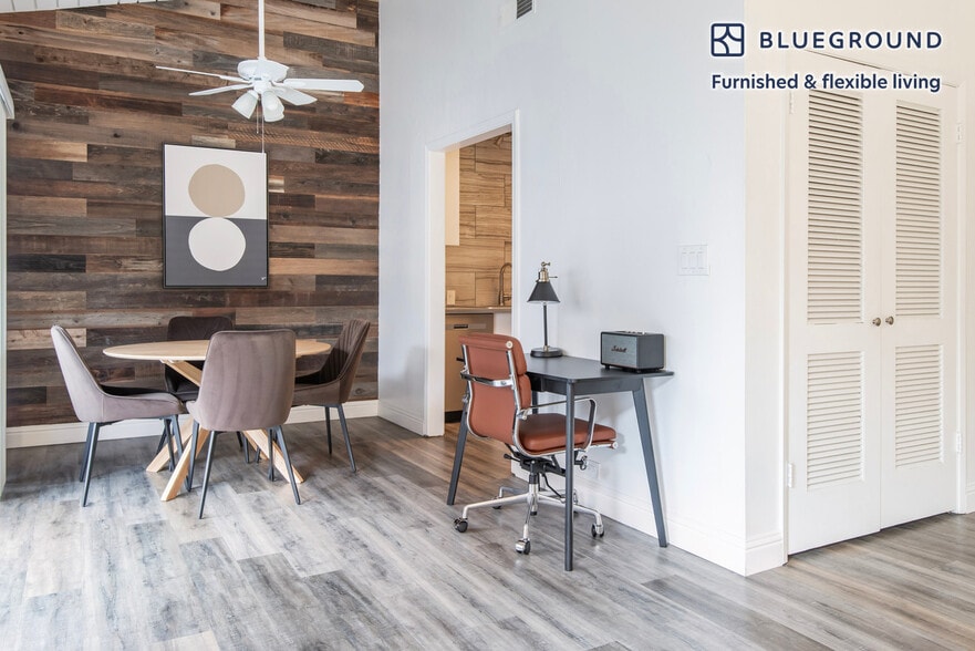 Building Photo - 801 Middlefield Rd