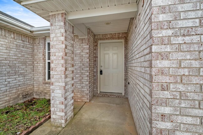 Building Photo - Charming 3-Bedroom Home in Prime Bentonville Location!