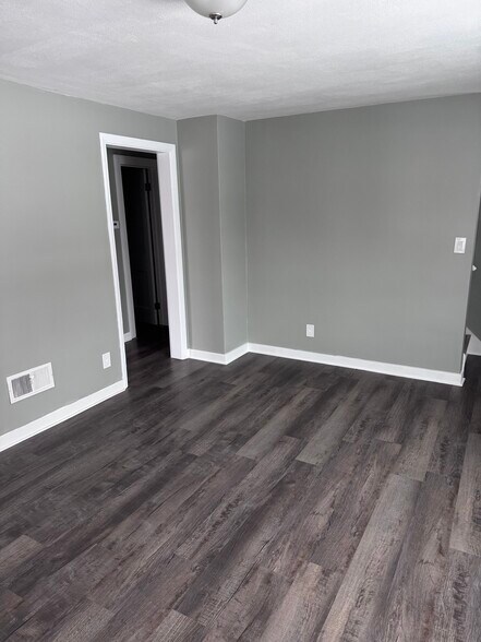 Building Photo - 119 Traister Dr