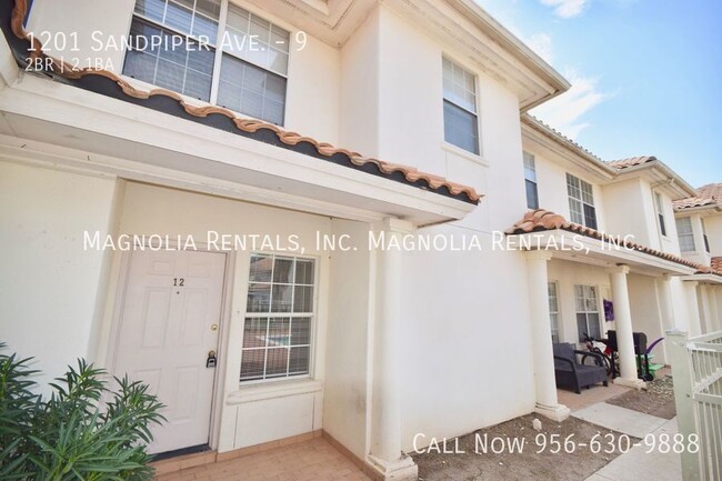 Primary Photo - 2 bed 2.5 bath Townhouse in Mcallen