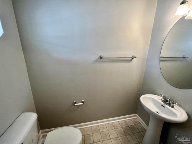 Building Photo - 280 Swaying Pine Ct