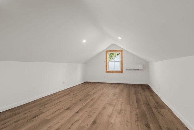 Building Photo - 1326 Ardee Ave