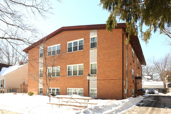 Primary Photo - 1424 Golden Ave
