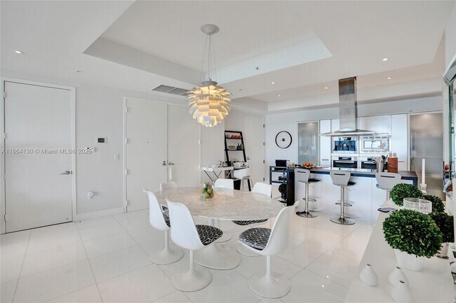 Building Photo - 18201 Collins Ave