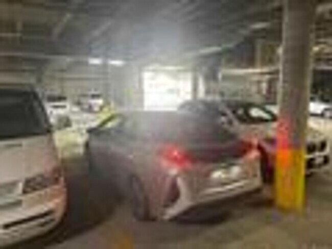 Building Photo - Ground Floor Condo in the heart of Hillcrest